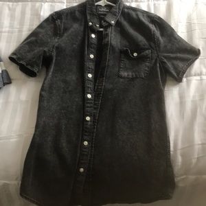 Short sleeve denim washed button up